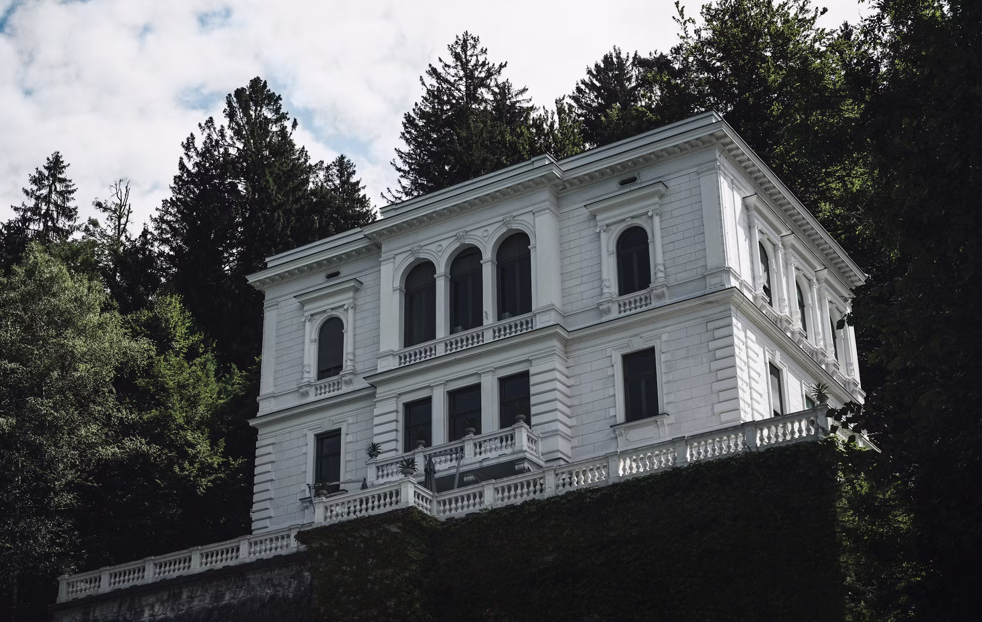 Modern Villas: The Future of Luxury Living in Urban Landscapes